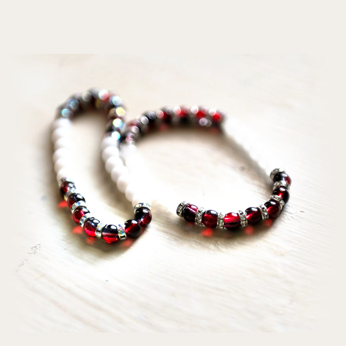 E.S.R. Stacks Garnet & Snow bracelet
